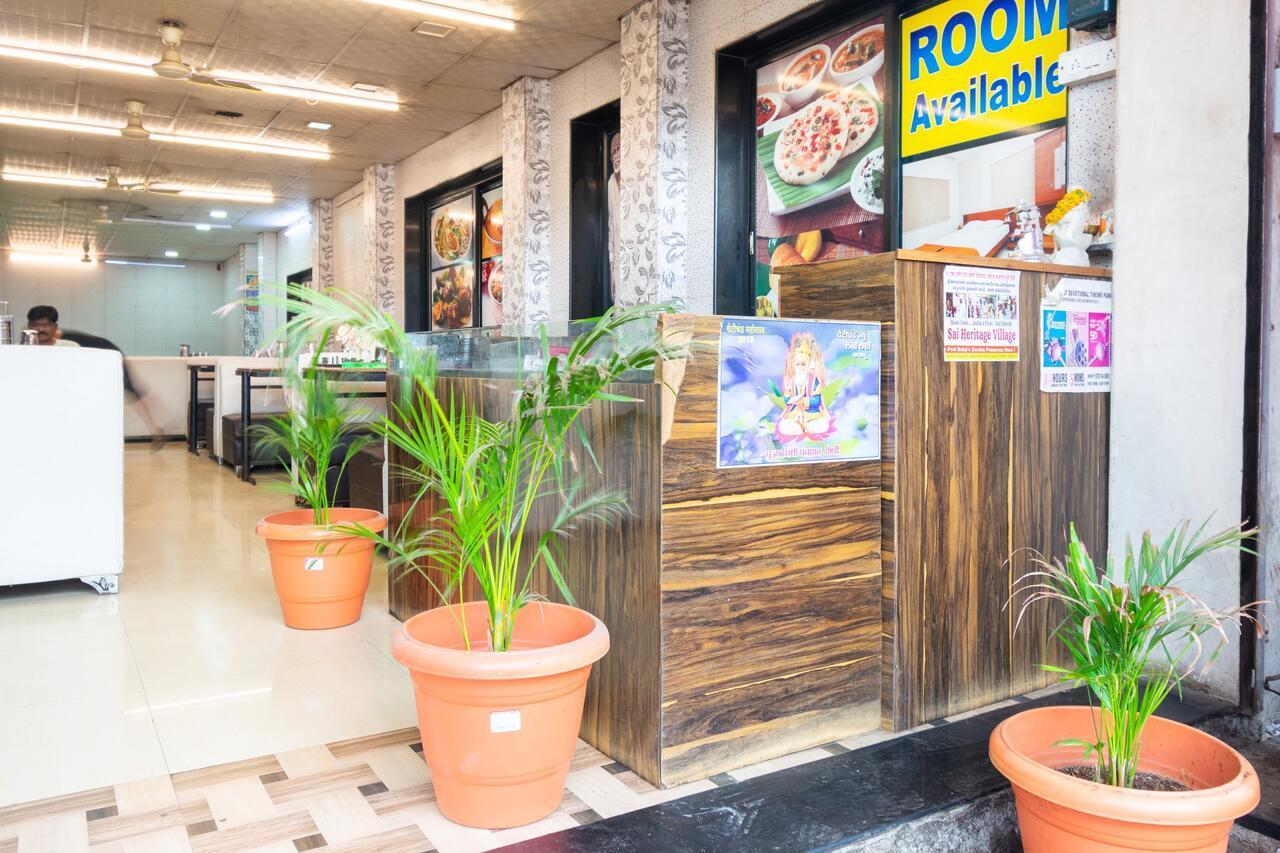 SPOT ON 42793 Hotel Gurukrupa Shirdi Bagian luar foto