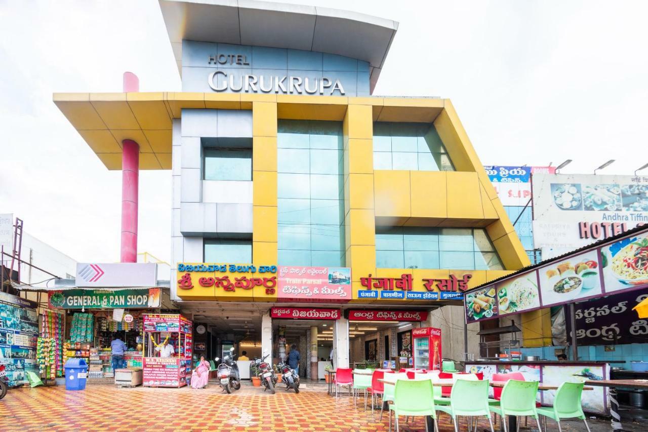 SPOT ON 42793 Hotel Gurukrupa Shirdi Bagian luar foto