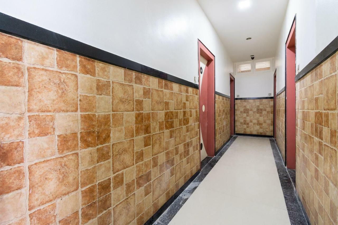 SPOT ON 42793 Hotel Gurukrupa Shirdi Bagian luar foto